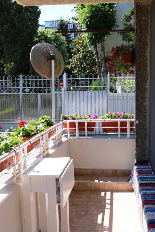 Central Varna Apartment - Lets4Holiday ภายนอก รูปภาพ