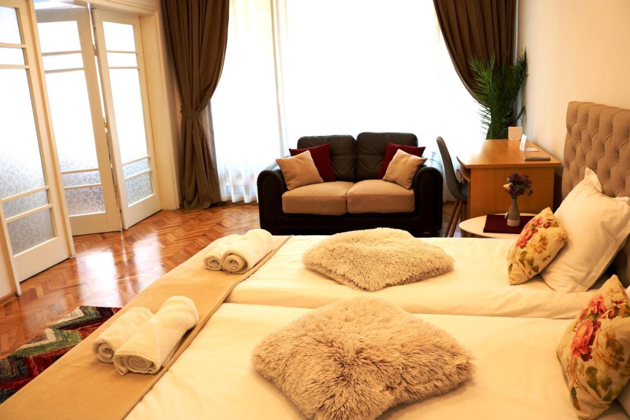 Central Varna Apartment - Lets4Holiday ภายนอก รูปภาพ