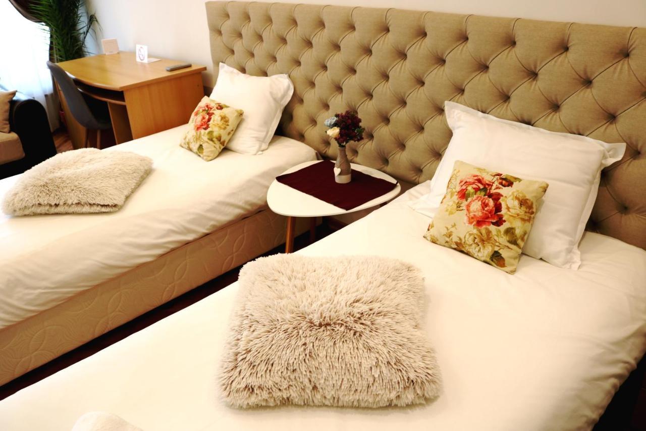 Central Varna Apartment - Lets4Holiday ภายนอก รูปภาพ